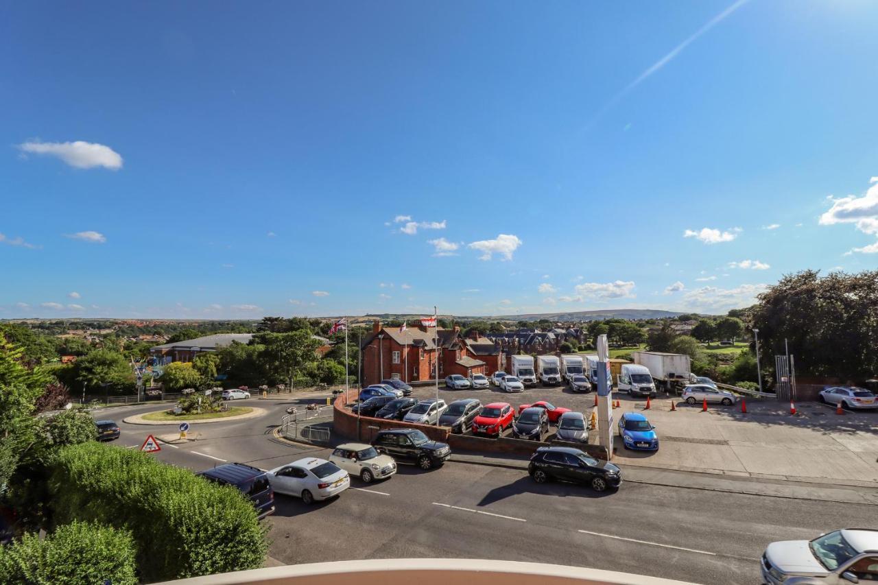 Above & Beyond Whitby Exterior foto